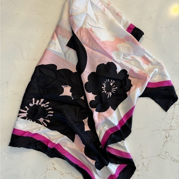 NWOT Furla Silk Made in Italy Printed Scarf Pink Black White Pattern - Picture 8 of 10